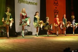 Увеличить: выступление на концерте 28 ноября 2009 г - 5 лет школе ирландского танца FireDance